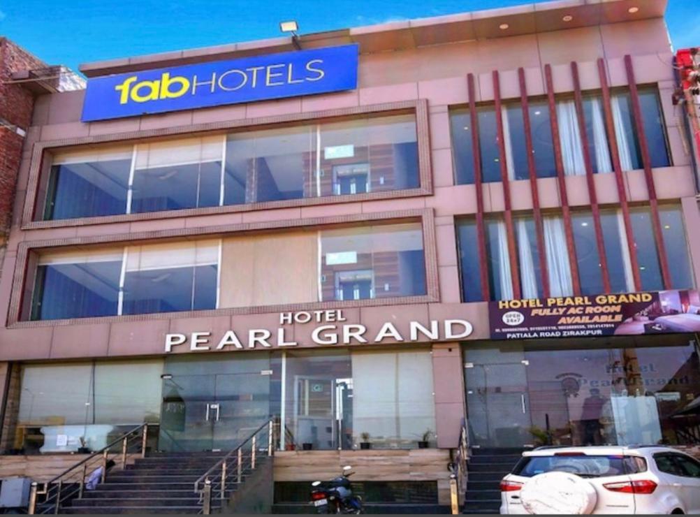 Hotel The Pearl Grand, Top Rated & Most Awarded Property In Chandigarh Zirakpur Exterior foto